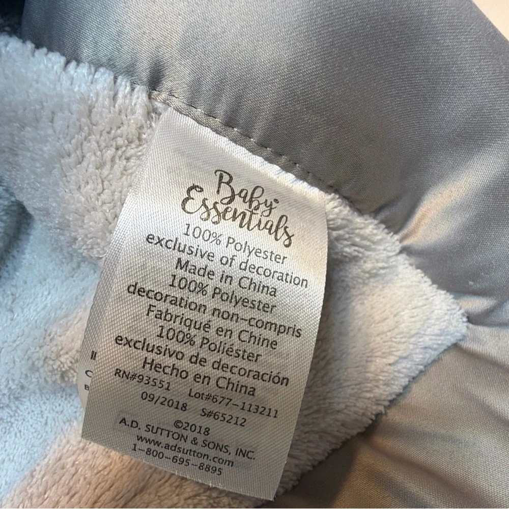 Baby Essentials Cream Blanket Gray Satin Trim Plush Sherpa 40”x30” Giraffe EUC